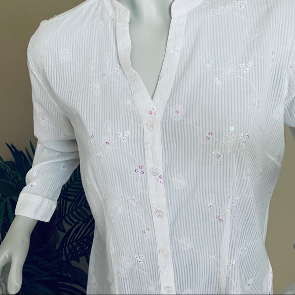2/$20 Denver Hayes White Embroider Sequin Top - Picture 3 of 8